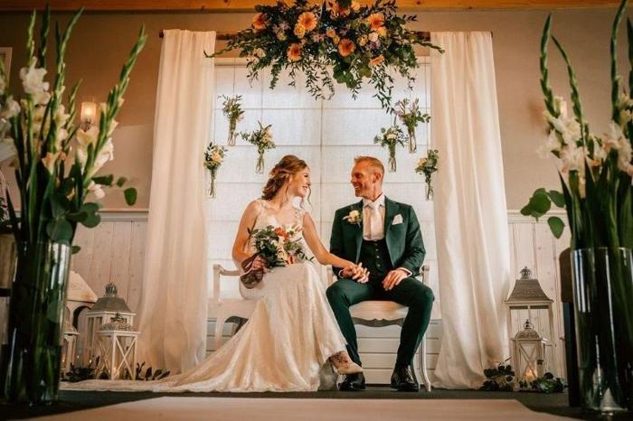 Backdrop hangvaasjes huren bij Je Grote Dag – foto 2