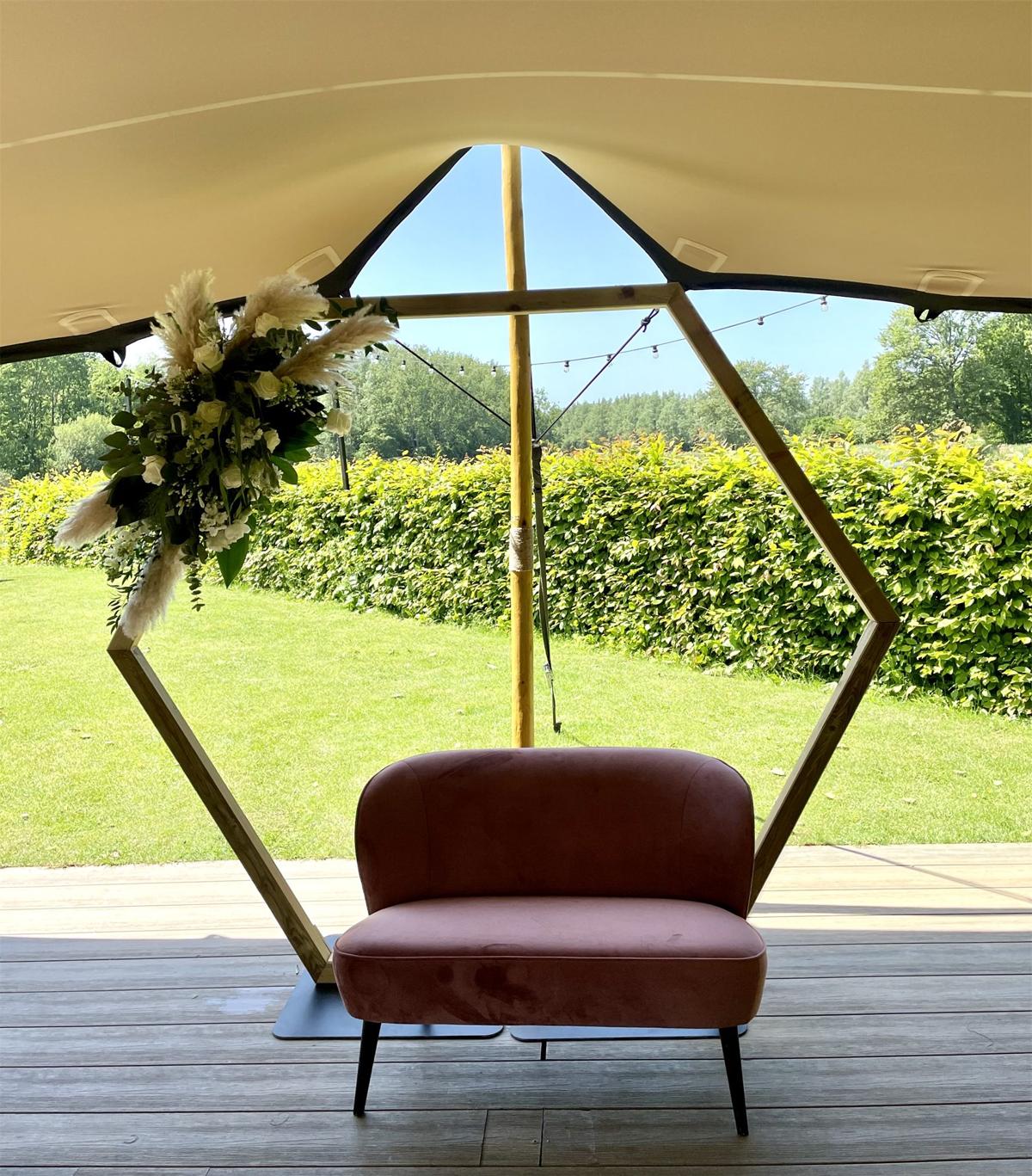 Backdrop Hexagon huren bij Je Grote Dag