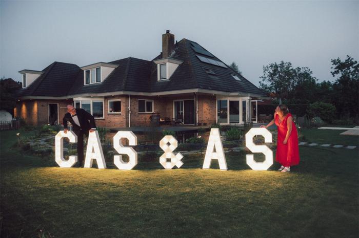 Initialen lichtletters huren bij Je Grote Dag – foto 3