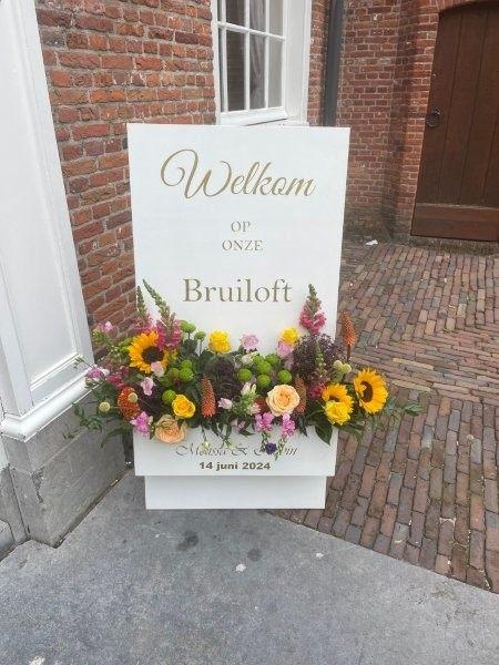 Welkomstbord "bloemenvreugd" huren bij Je Grote Dag – foto 2